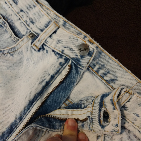 Vintage Traffic Lacy Acid Wash Ripped Jeans 7 - Picture 3 of 8